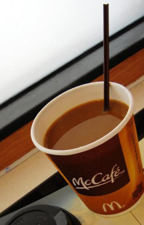 ماكينة تحريك الشاي والقهوة البلاستيكية مع اثنين من الثقوب أو ثلاثة ثقوب المزود